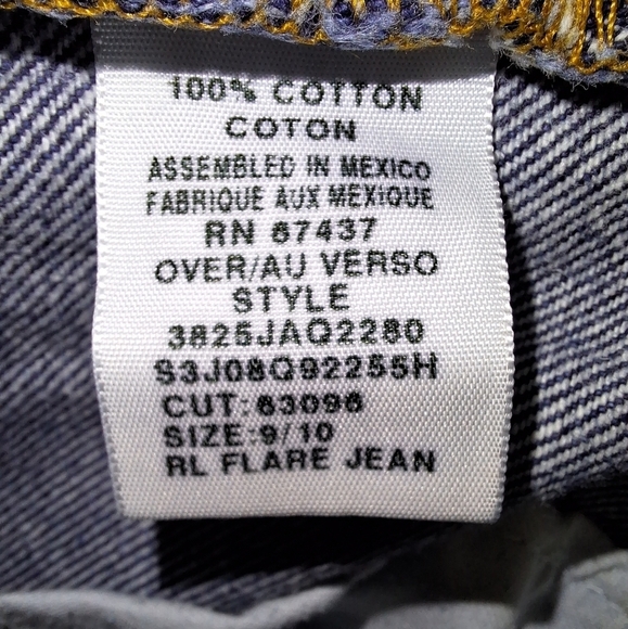 A pair of Ralph Lauren ladies denim flare leg jeans in a size 9/10. 100% cotton - Picture 3 of 8